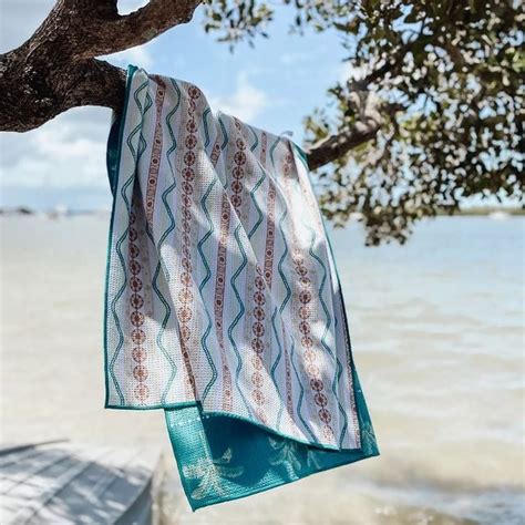 The Ultimate Guide to the Luxurious Beach Towel: Your Oasis in the Sun