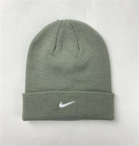 The Ultimate Guide to the Nike Adult Unisex Team Sideline Beanie: Stay Warm and Sporty on the Field and Beyond