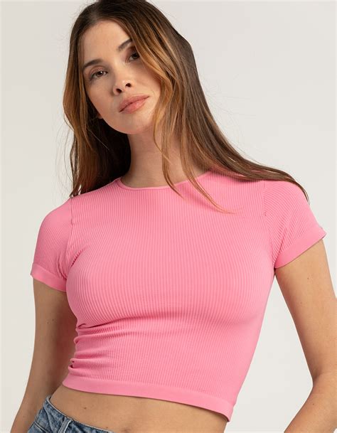 The Ultimate Guide to the Pink Baby Tee: A Must-Have for Your Wardrobe