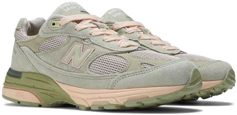 The Ultimate Guide to the Women's New Balance 993: Comfort, Style, and Athletic Performance in One