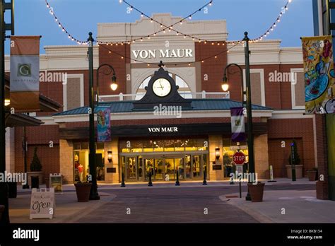 The Von Maur Story