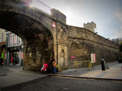 The Walls of Derry: A Fortified Tapestry of Time