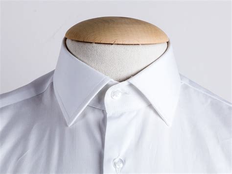 The classic zipper collar shirt: