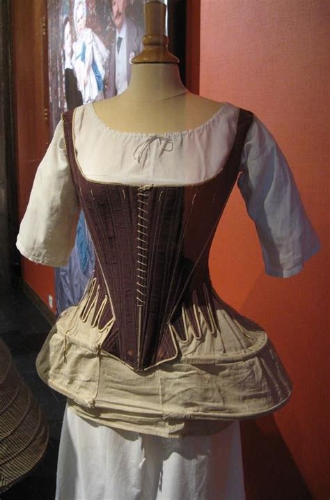 The first violette dress was created in the 18th century.