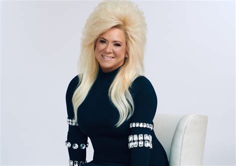 Theresa Caputo: Raising Spirits