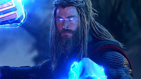 Thor's Transformation in Ragnarok: Embracing a New Battle-Ready Attire