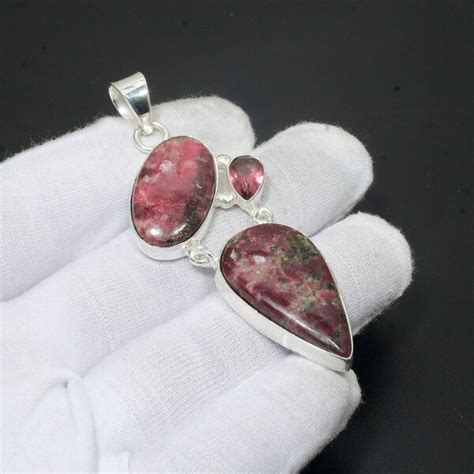 Thulite Jewelry: 10 Exceptional Pieces That Radiate Charm and Healing