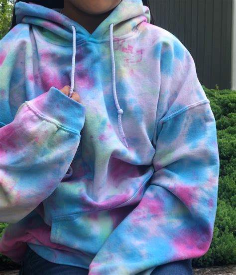 Tie Dye Sweatshirt Women: A Rainbow of Comfort and Style