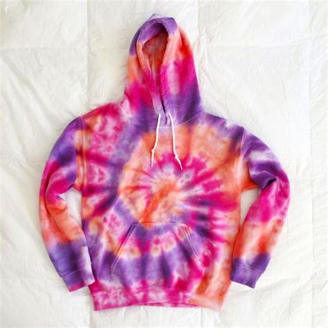 Tie-Dye Sweatshirts: A Legacy of Style and Comfort