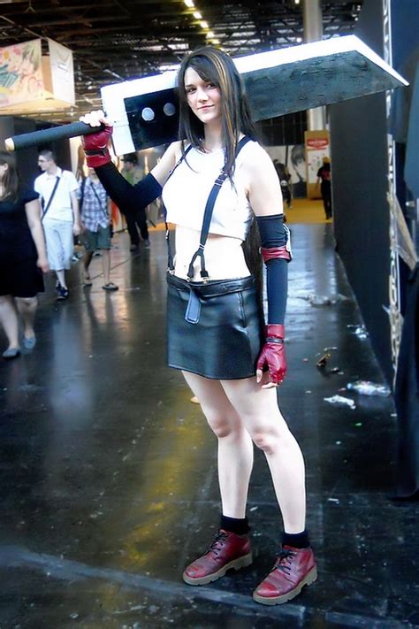 Tifa Lockhart Bending Over Buster Sword