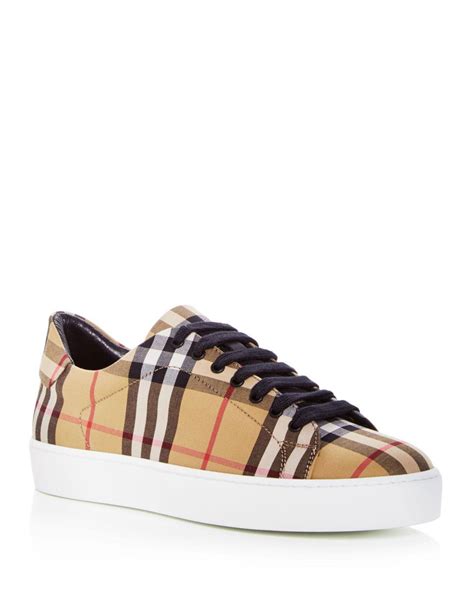 Timeless Elegance: Burberry Vintage Check Sneakers: A Fusion of Heritage and Modernity