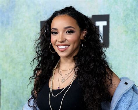 Tinashe: A Comprehensive Guide to Her Music, Style, and Influence