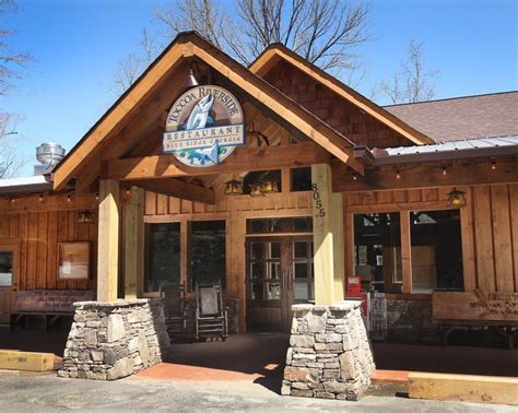 Toccoa Riverside Restaurant: A Culinary Oasis on the Banks of the Toccoa River