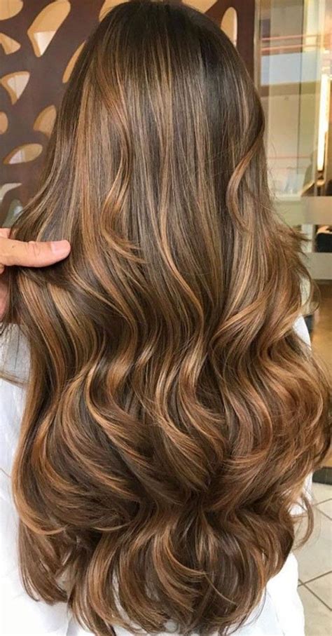 Toffee Hair Color: A Guide to 40 Enchanting Shades