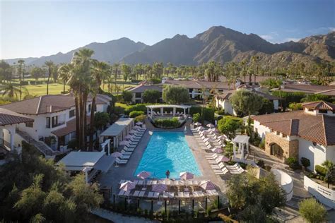 Tommy Bahama Palm Desert: A Tropical Oasis in the Heart of the Desert