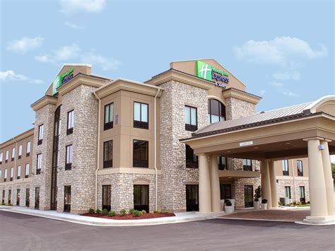 Top 10 Reasons to Stay at Holiday Inn Express Paducah