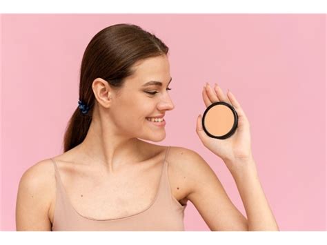 Top 5 Compact Powders for Combination Skin in 2025: A Comprehensive Guide