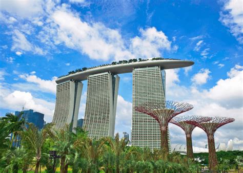 Top 5 Must-Try 5-Star Hotels in Singapore by 2025