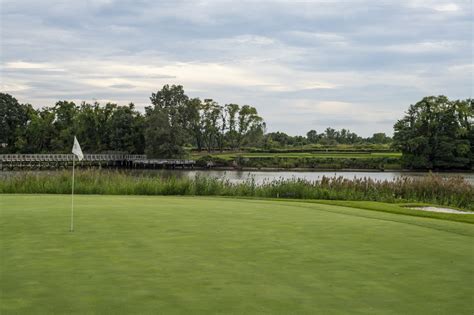 Top 5 Reasons River Marsh Golf Club Is the Best in the World