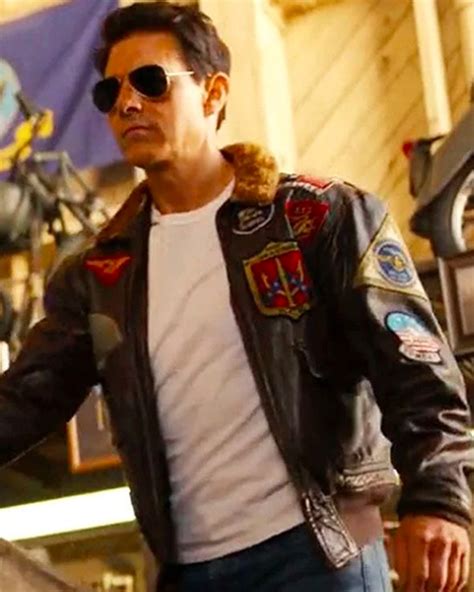 Top Gun: Maverick Outfit: Ultimate Style Guide