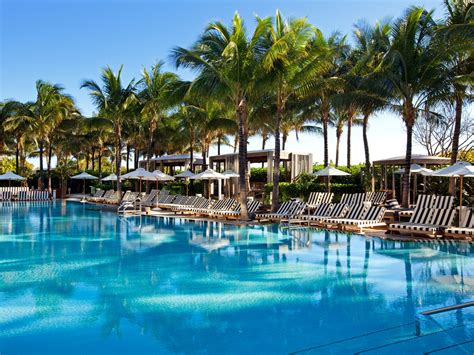 Top-Rated Hotels with Exquisite Pools