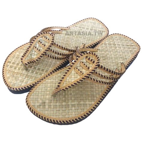 Traditional Flip Flops: