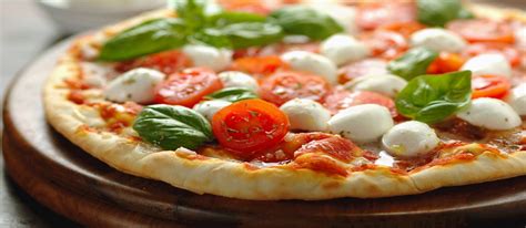 Traditional Pizzas: