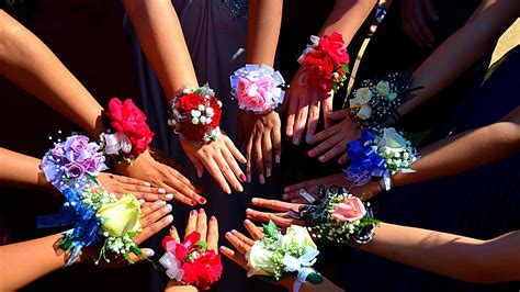 Traditional proms: