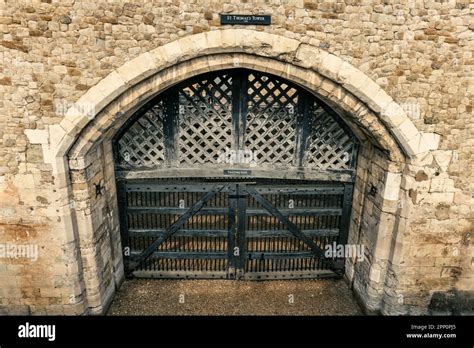 Traitors Gate Kindle Editon