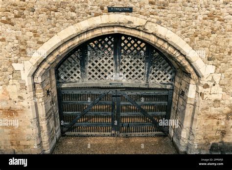 Traitors Gate Kindle Editon