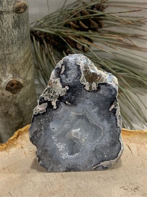 Trancas Geode: An Enigmatic Gemstone with Unparalleled Beauty and Energetic Properties