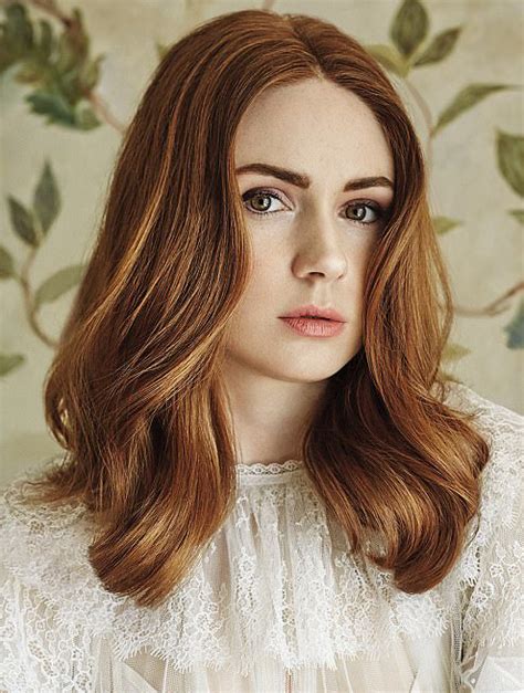 Transform into Karen Gillan with the Alluring 15" Wavy Capless Brown Layered Wig for 2025