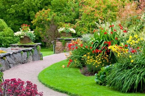 Transforme Seu Jardim em um Paraíso Florido com Residenciais Floradas da Serra