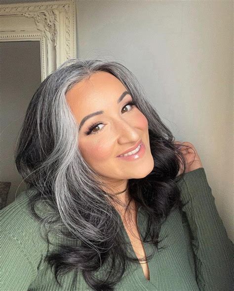 Transitioning to a Grey Hair Wig