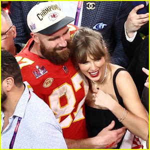 Travis Kelce Awkwardly Laughs at Question About Taylor Swift