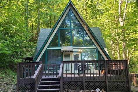 Treehouse Cabins in Gatlinburg: An Unforgettable Escape Amidst the Smoky Mountains