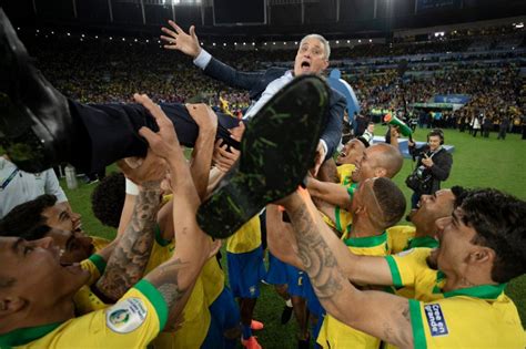 Treinadores da Seleção Brasileira: Desvendando os Segredos dos Maestros do Futebol