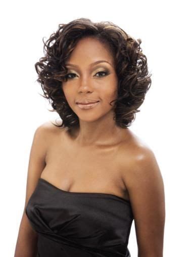 Trendy Brown Wavy Chin Length African American Wigs: 50 Styles for 2025