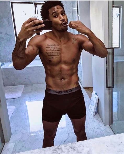 Trey Songz Goes Shirtless!