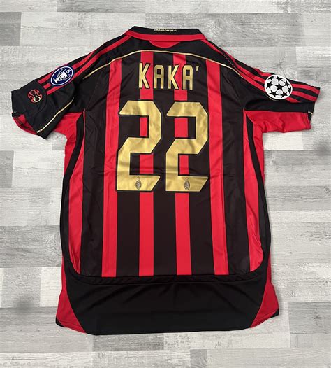 Tudo sobre a lendária Camisa do Milan com o nome de Kaká