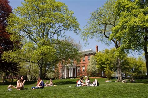 Tufts Pre-Orientation: The Ultimate Guide to a Head Start on College