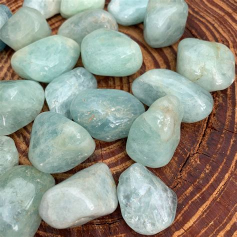 Tumbled Aquamarine: 1,000s of Uses & 500+ Benefits