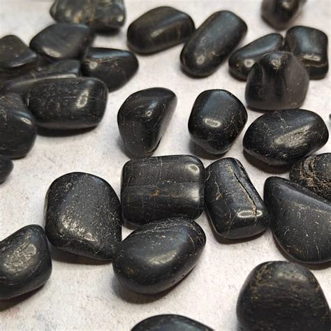 Tumbled Black Tourmaline: The Ultimate Guide to its Benefits and Applications