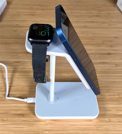 Twelve South HiRise Charge Protect Reader