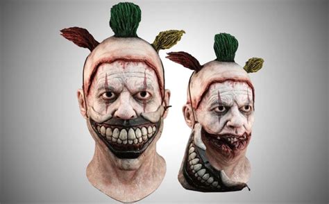 Twisty Clown Mask: A Disturbing Symbol of Deception and Fear