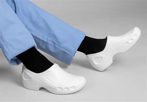 Types of Hospital Shoes