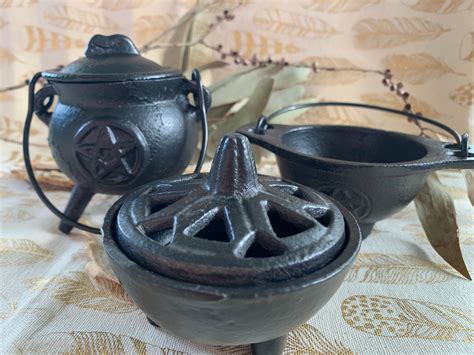 Types of Small Cast Iron Cauldrons