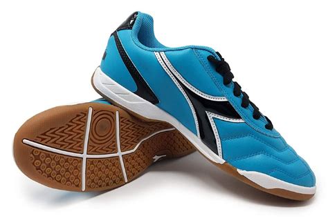 Types of Women's Indoor Soccer Shoes