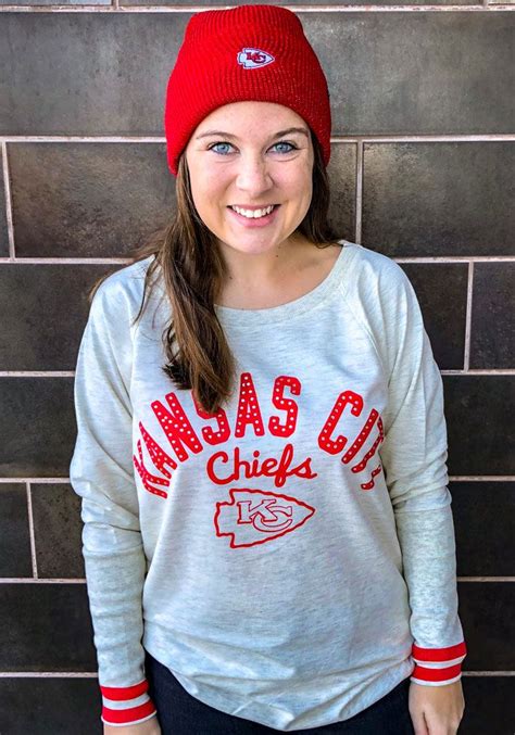 Ultimate Guide to Chiefs Sweatshirts for Women: Stay Warm and Show Your Team Spirit