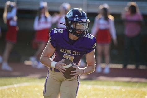 Unbreakable Spirit: Karns City Football Player Defies Tragedy Through Determination and Resilience